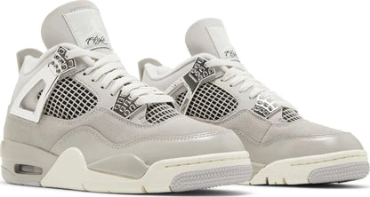 Jordan 4 Wmns Retro Frozen Moments